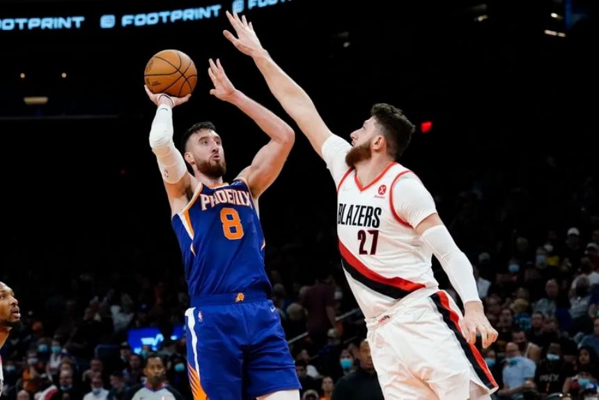 Kaminsky has career night, scores 31 points in Suns' victory