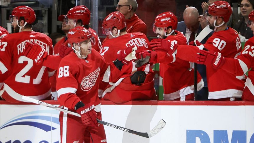 Kane scores twice, again in shootout as Red Wings end 4-game skid with 7-6 win over Flyers
