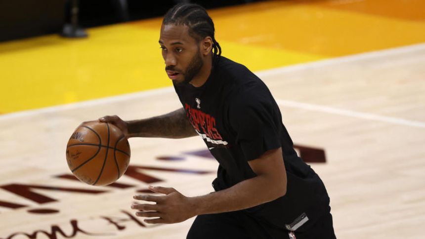 Kawhi Leonard injury update: Clippers star not restricted at all in recovery from torn ACL, per report
