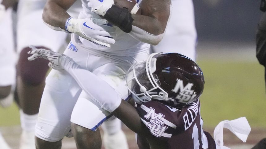 Kentucky bowl-eligible after 24-3 victory over Mississippi State