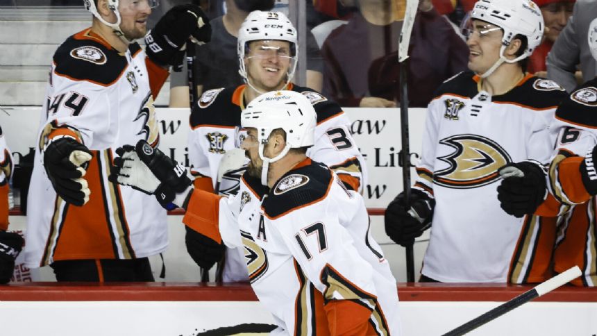 Killorn scores 2 goals and Ducks end 5-game skid with 5-3 win over Flames