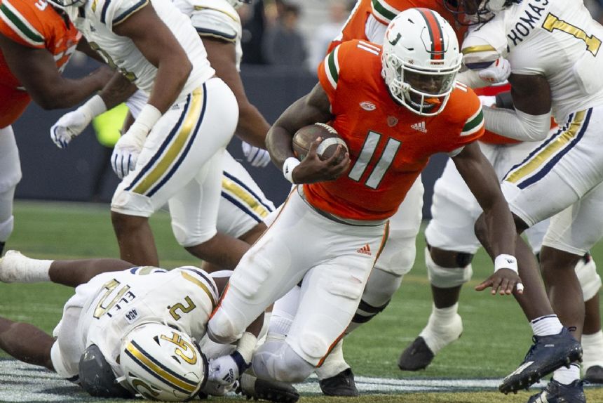 Kinchens' 3 INTs, Miami's offense shines in rout of Jackets