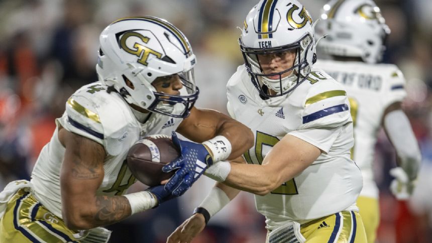 King throws 2 TD passes, adds scoring run as Georgia Tech holds off Syracuse 31-22