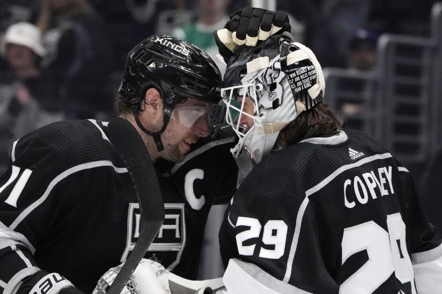 Kings use strong second period to beat Blue Jackets 4-1
