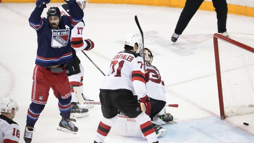 Kreider scores tiebreaking goal late as Rangers beat Devils 4-3 in game that began with fights