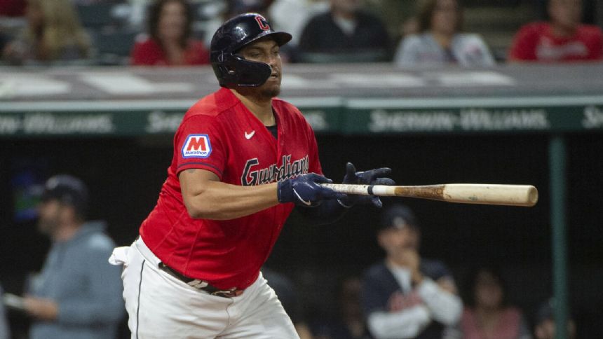 Kwan drives in the go-ahead run in the 8th as the Guardians rally for a 2-1 win over the Rangers