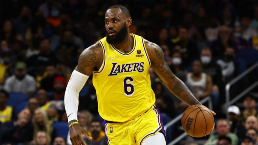 Lakers vs. 76ers prediction, odds, line, spread: 2022 NBA picks, Jan. 27 best bets from model on 58-32 run
