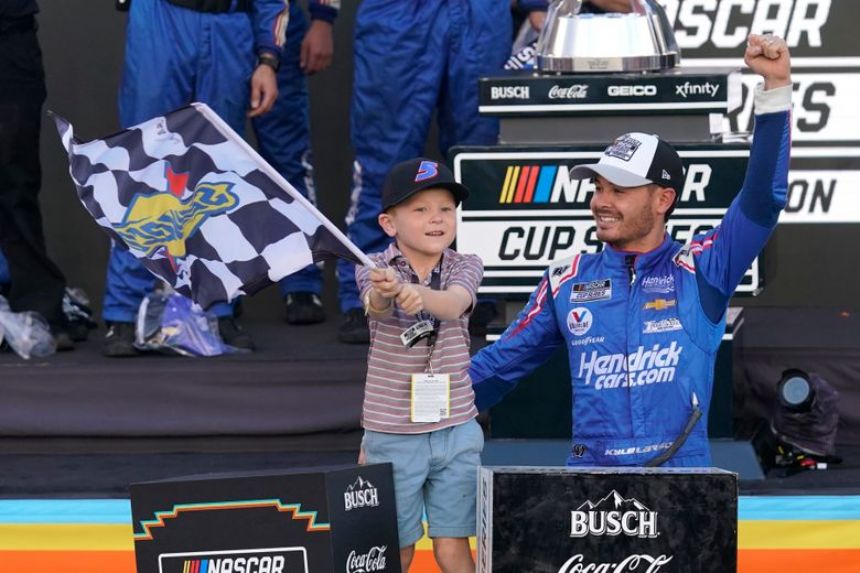 Larson comes full circle with Hendrick in winning 1st title