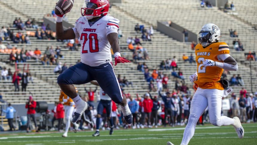 Liberty finishes 1st perfect regular season in program's 50 years with 42-28 win over UTEP
