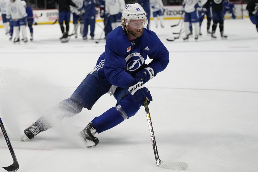Lightning-Avalanche Stanley Cup Final chess match underway