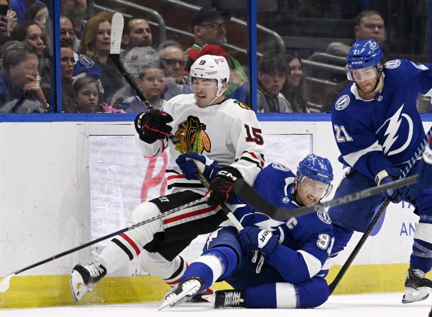 Lightning captain Steven Stamkos injures left leg