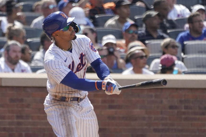 Lindor sparks Mets to 8-5 victory over Braves in DH opener