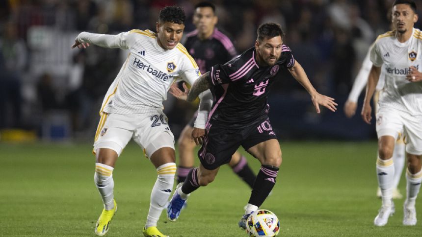 Lionel Messi scores in injury time, and Inter Miami salvages a 1-1 draw with the LA Galaxy