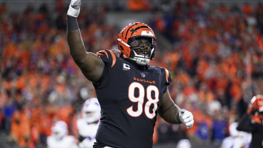 Lions strengthen defense, agreeing on $27.5 million deal with D.J. Reader, AP source says