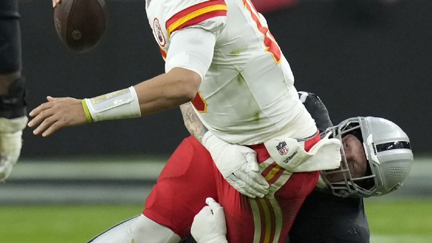 Listed as doubtful, Maxx Crosby starts for Raiders and sacks Patrick Mahomes