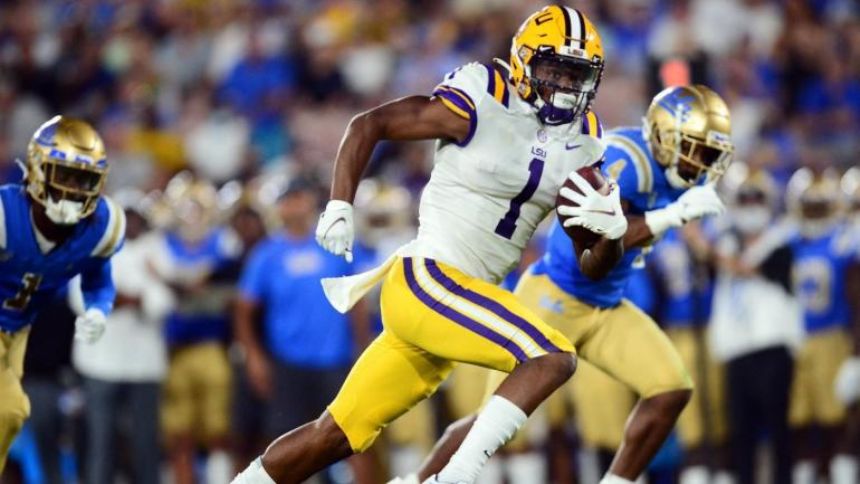 LSU vs. Mississippi State prediction, odds, line: College football picks, Week 3 best bets from proven model