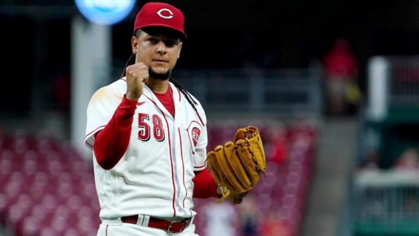 Luis Castillo trade grades: Mariners, Reds both receive 'A' for deadline's first blockbuster