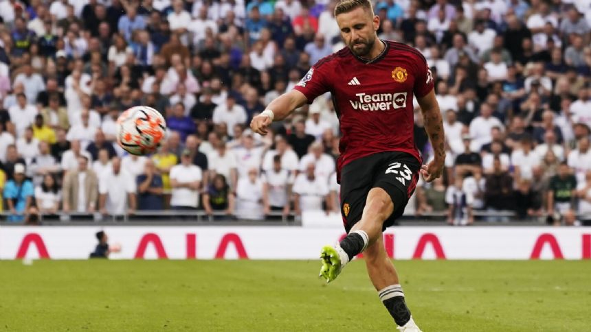Luke Shaw back in training after 3 months out to ease Man United's injury issues in defense