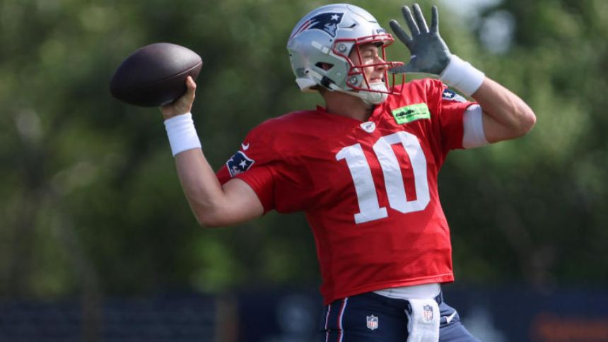 Mac Jones says it's 'like a shot in the heart' when Patriots offense struggles in training camp
