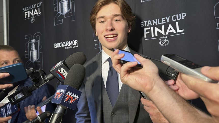 Macklin, meet McDavid: Expected top pick Celebrini chats with 2015 No. 1 choice at Stanley Cup Final