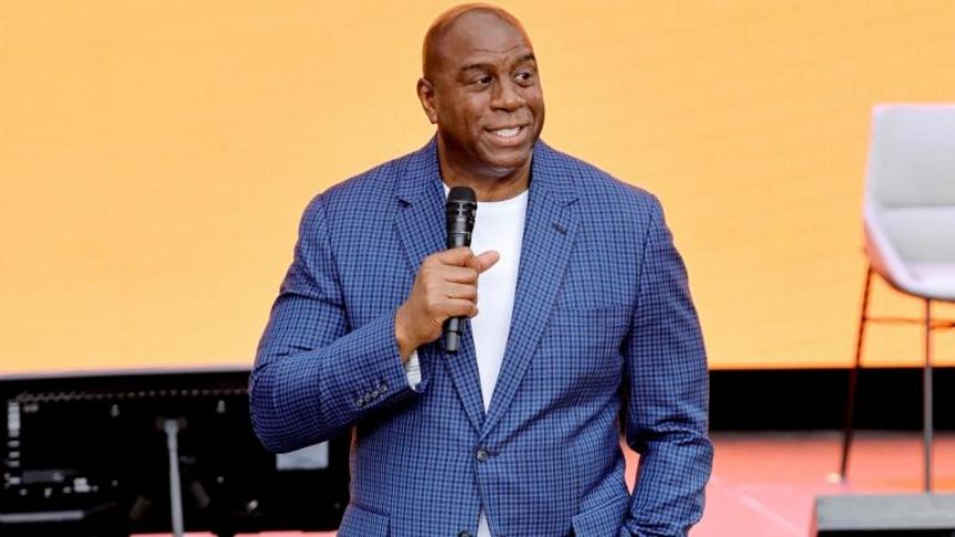Magic Johnson denies 'false story' alleging that he donated blood to COVID-19 patients
