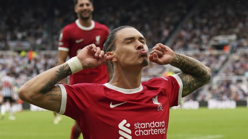 Man City and 10-man Liverpool leave it late to secure victories in the Premier League