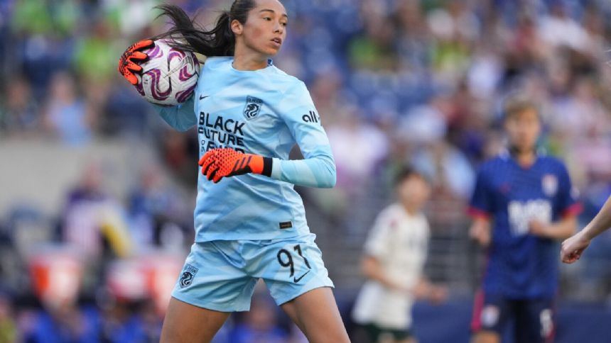 Man United signs American goalkeeper Phallon Tullis-Joyce from OL Reign