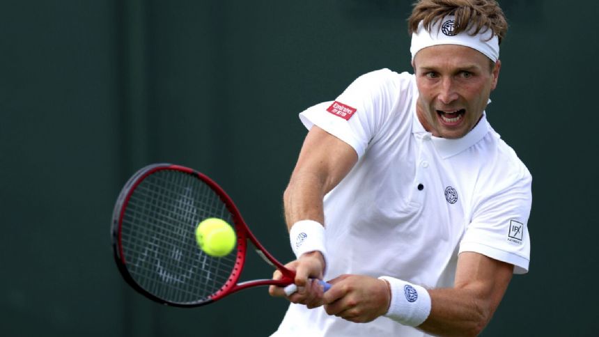 Manchester City shows its support for Liam Broady. Then he wins in 1st round at Wimbledon