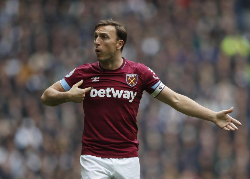 Mark Noble to take up sporting director role at West Ham