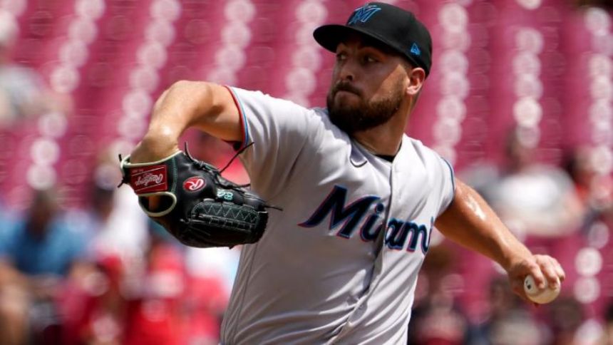 Marlins' Daniel Castano suffers concussion after being struck with comebacker vs. Reds