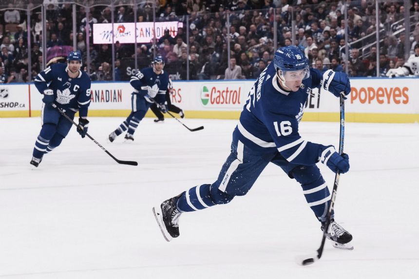 Marner extends team-record streak, Maple Leafs blank Kings