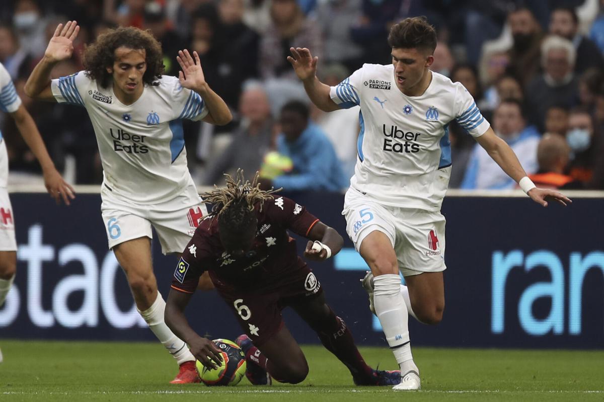 Marseille drops points in 0-0 home draw with 10-man Metz