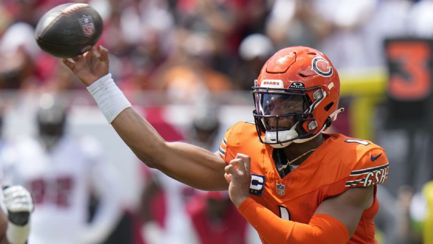 Mayfield shines again, Buccaneers stay unbeaten with 27-17 victory over struggling Bears