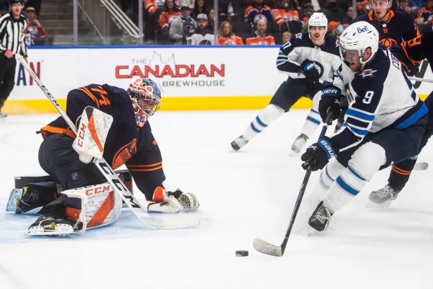 McDavid scores in regulation and shootout, Oilers beat Jets