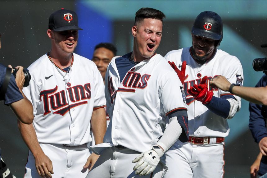 Miranda, Twins rally again in bottom of 9th, beat Orioles