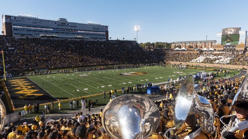 Missouri hires Memphis athletic director Laird Veatch for the same role with the Tigers