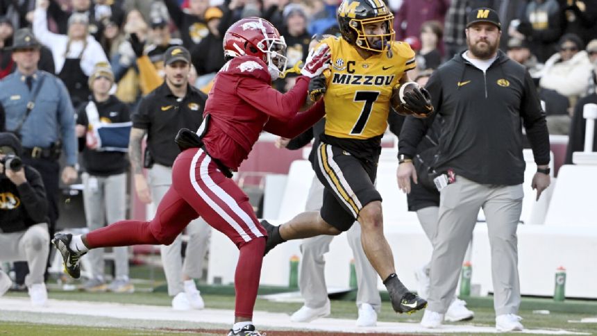 Missouri RB Cody Schrader wins Burlsworth Trophy