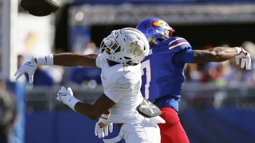 Neal, Hishaw showcase Kansas run game, Jayhawks run over UCF, 51-22