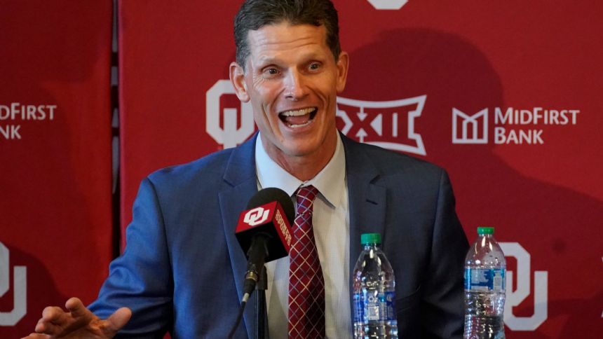 New Oklahoma coach Brent Venables turns attention to players