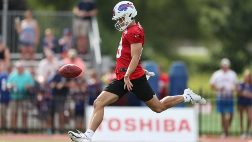 NFL preseason Week 1 scores, highlights, updates, schedule: Bills rookie Matt Araiza boots 82-yard punt
