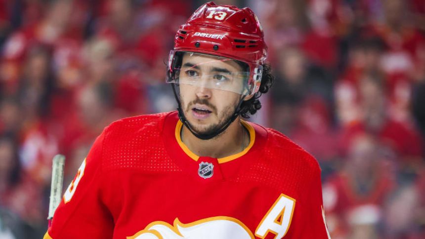 NHL free agency tracker: Johnny Gaudreau reportedly signs with Blue Jackets, Claude Giroux heads to Senators