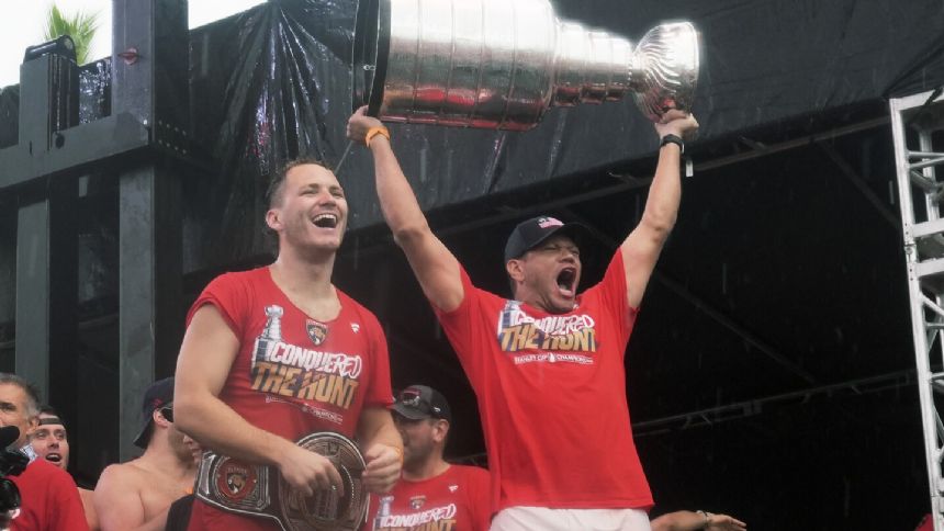 NHL schedule features Stanley Cup rematch on Dec. 16, Stamkos' homecoming on Oct. 28