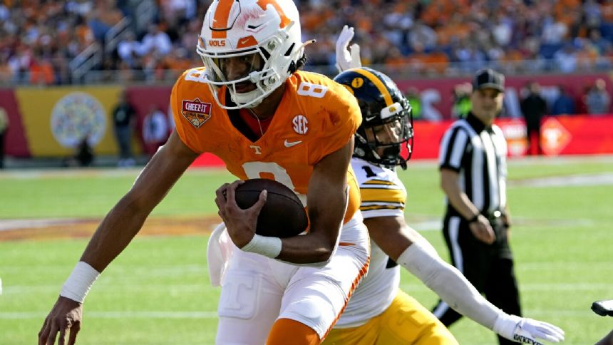 Nico Iamaleava leads No. 25 Tennessee to 35-0 rout of No. 20 Iowa in the Citrus Bowl