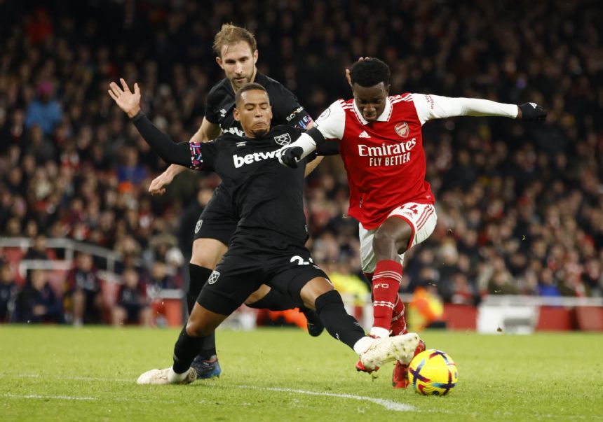 Nketiah scores, leader Arsenal rallies to beat West Ham 3-1
