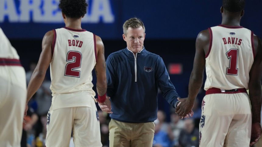 No. 10 FAU starts fast, rolls past Eastern Michigan 100-57 in home opener