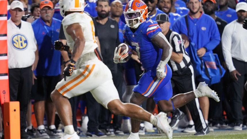 No. 25 Florida goes for its first 3-game winning streak in 3 years when it hosts Charlotte