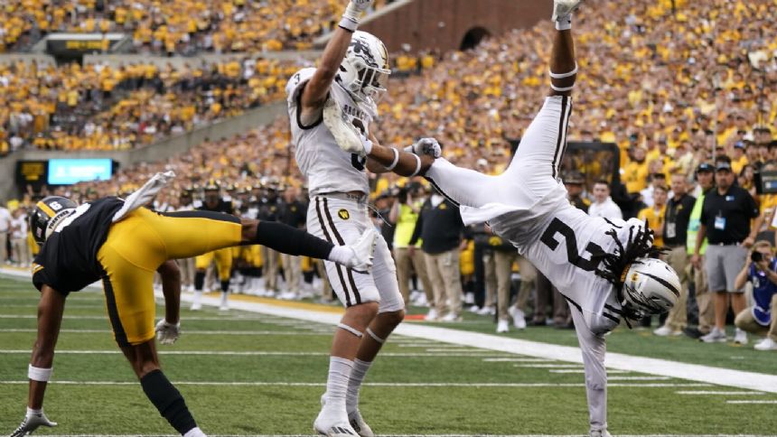 No. 25 Iowa pulls away in second half for 41-10 win over Western Michigan