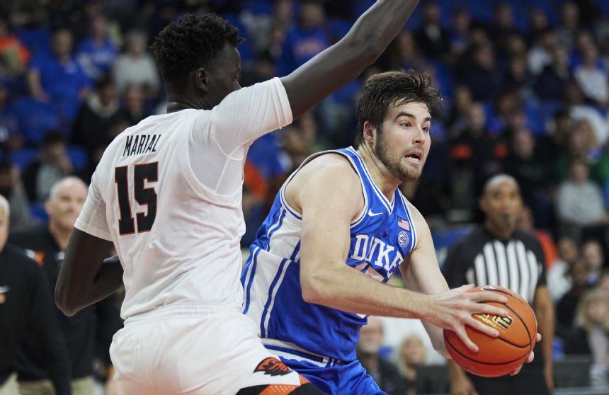 No. 8 Duke holds off challenge from Oregon State 54-51