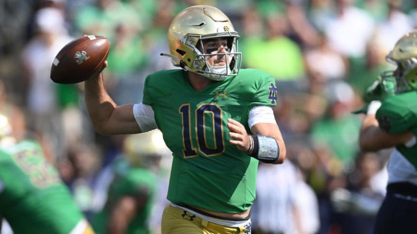 Notre Dame survives Hail Mary attempt from Cal, narrowly avoids first 0-3 start since 2007