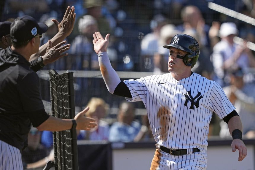 Oblique issue could delay start of season for Yankees' Bader